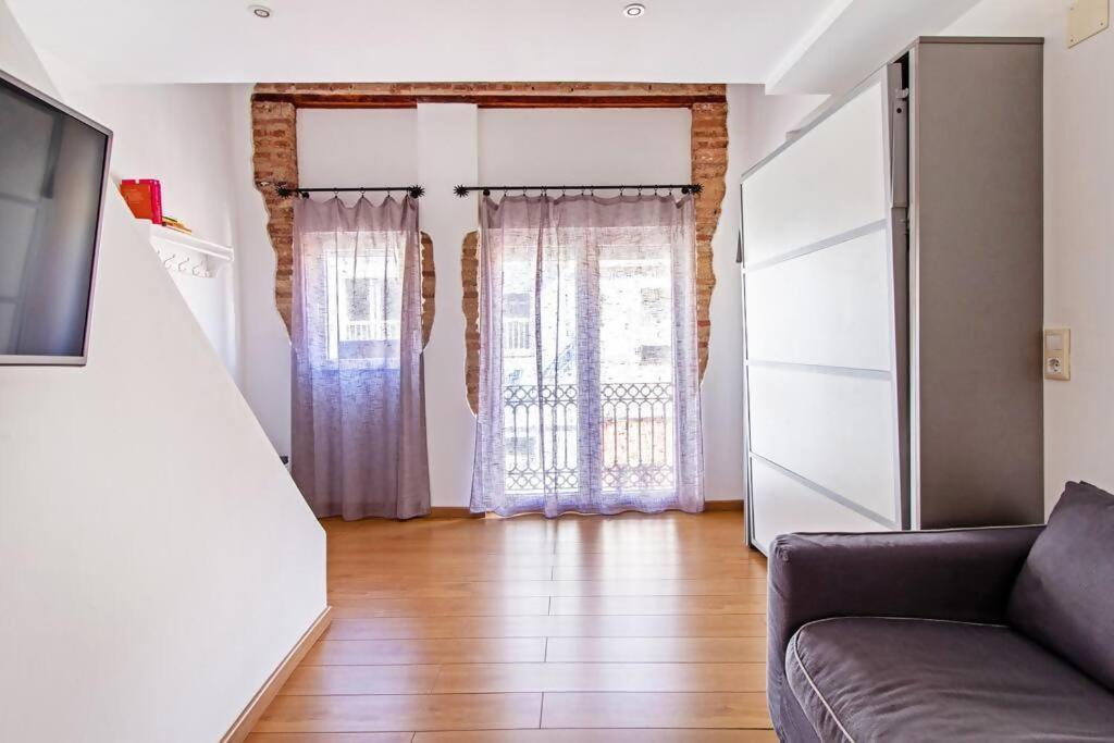 Apartamento Con Terraza Privada Cerca De La Playa บาเลนเซีย ภายนอก รูปภาพ
