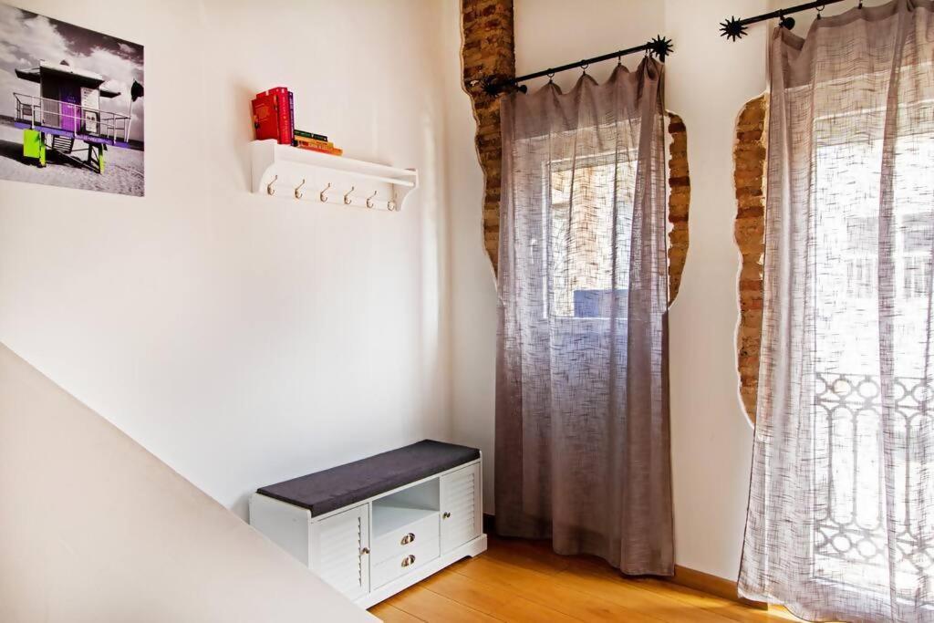 Apartamento Con Terraza Privada Cerca De La Playa บาเลนเซีย ภายนอก รูปภาพ
